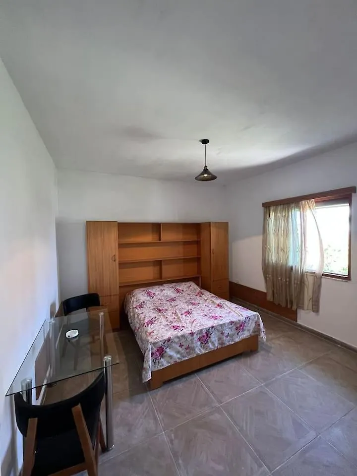 Xhuljan Apartament location