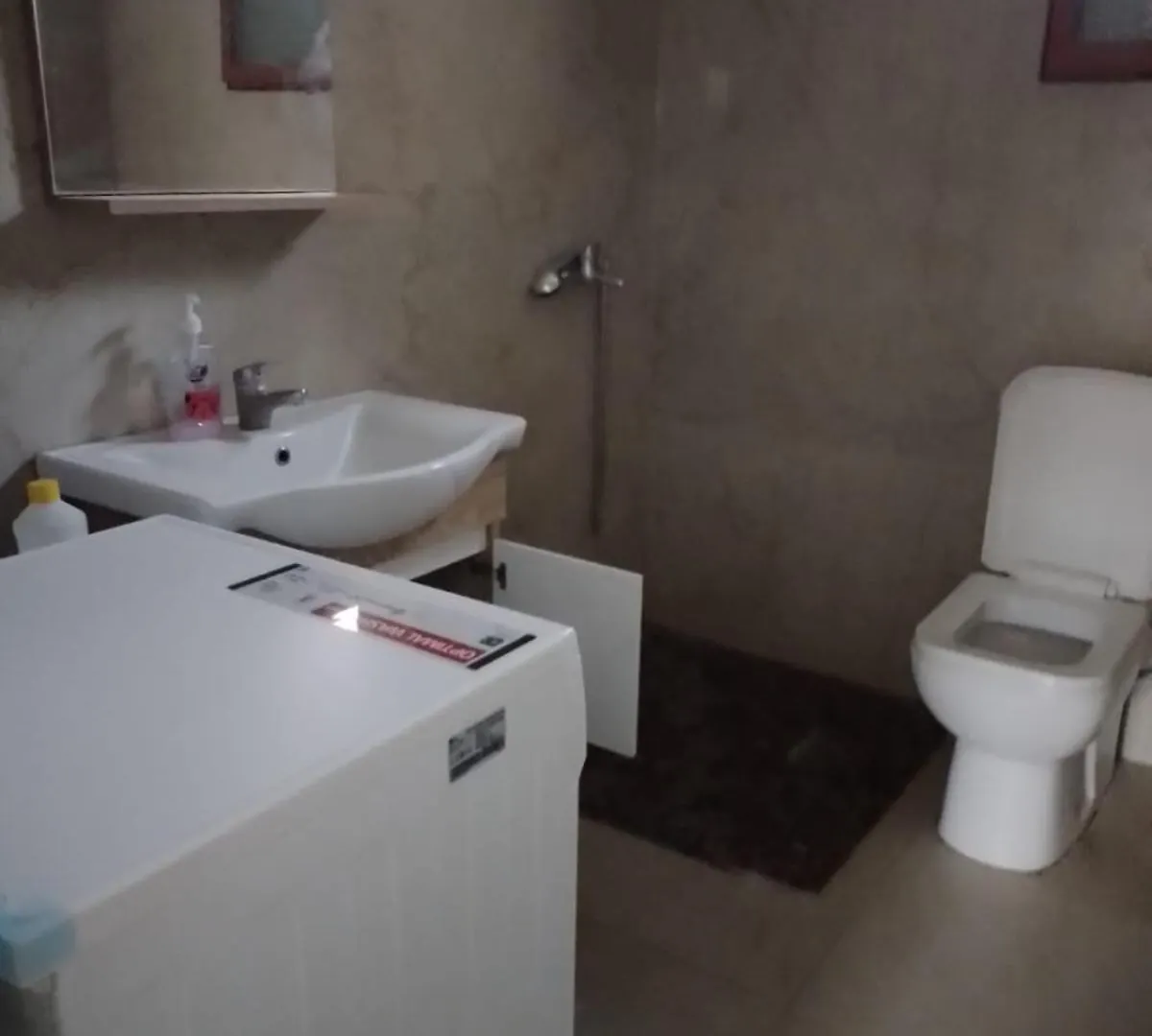 Xhuljan Apartament غوليم